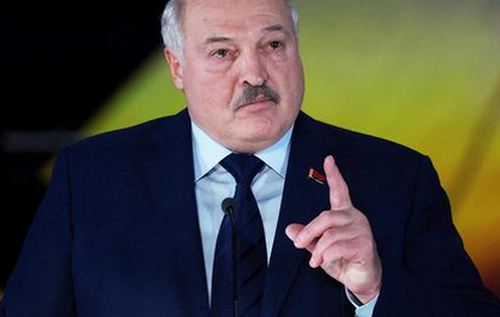 Лукашенко заявив генералам, що Білорусь вступає у війну