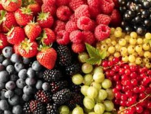 Аномальний сезон: ціни на головні літні ягоди впали на 38%
