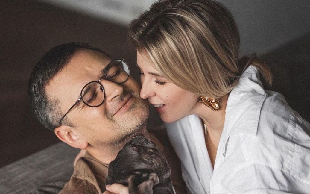 Дмитро Кулеба знявся в романтичній фотосесії з коханою