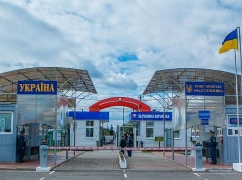 Рекорд на кордоні: пасажиропотік на виїзд зріс на 25%