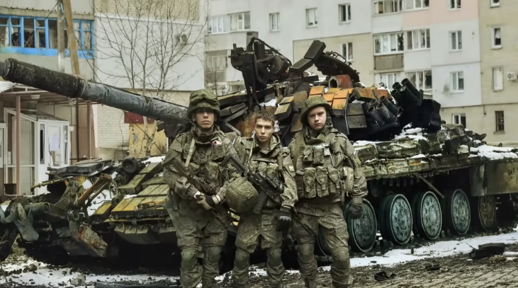 Російський фільм зганьбився через відфотошоплений кадр з танком в Україні та випадково викрив РФ на брехні про строковиків