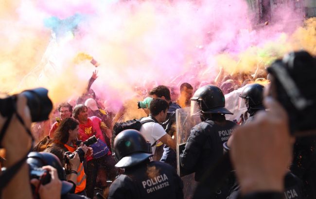Барселона, столкновения, сторонники, Каталония, полиция