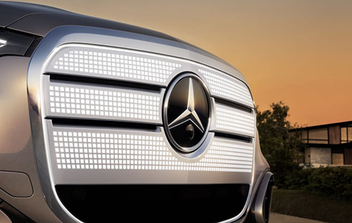 Решітка радіатора тепер світиться: Mercedes-Benz оновлює вигляд електричного GLC