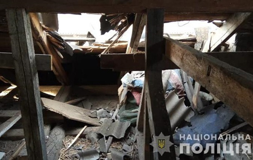 Сепаратисти обстріляли місто на Луганщині, пошкоджені будинки