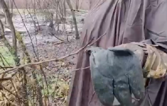 "Воюють інопланетяни!" Українські бійці зайшли на позиції окупантів і знайшли кумедні речі. ВІДЕО