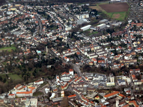 У німецькому Ганау виявили десятки свастик, намальованих, ймовірно, людською кров'ю 