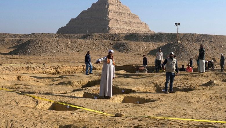 Біля пірамід Гізи виявили загадкові підземні структури Біля пірамід Гізи виявили загадкові підземні структури