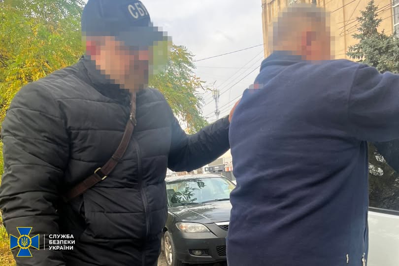 СБУ викрила ще одного колаборанта, який охороняв російську тюрму під час окупації Херсона СБУ викрила ще одного колаборанта, який охороняв російську тюрму під час окупації Херсона