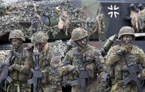 Німеччина інвестує мільярди в гвинтівки, дрони та ШІ-системи, - Bloomberg 