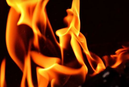 Повідомляється про спалах на НПЗ Повідомляється про спалах на НПЗ