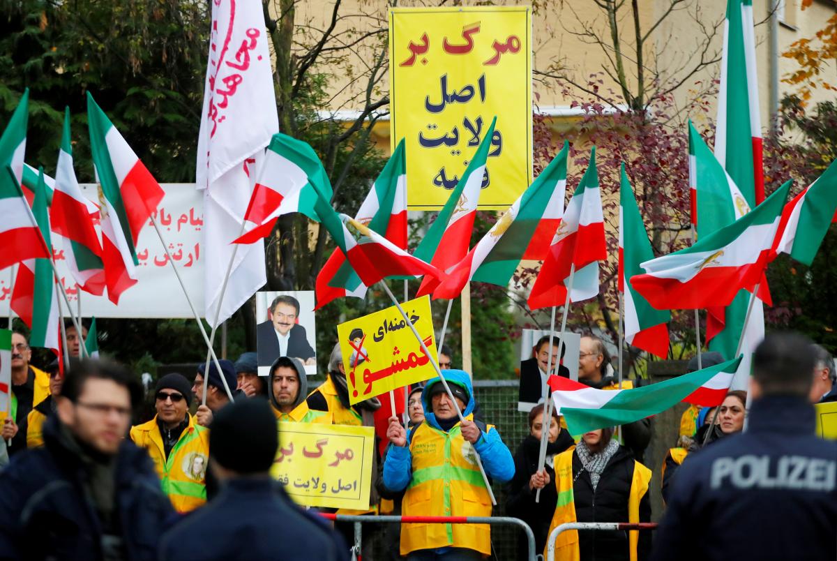Иран, протесты, убиты, сми, полицейские, женщины, подростки