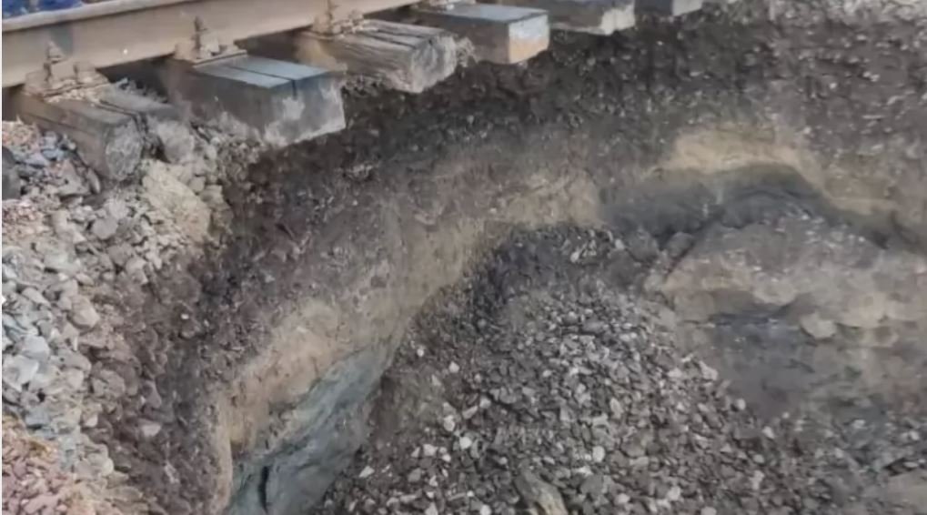 УЗ відновила більшість ділянок після обстрілу РФ: поїзди повертаються до графіків