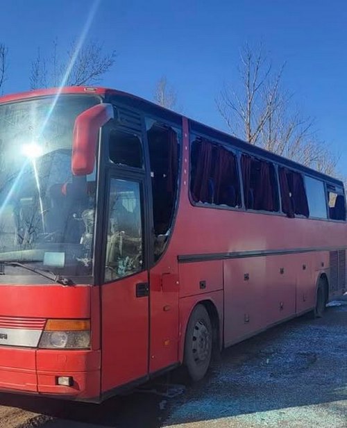РФ вдарила по пасажирському автобусу на Харківщині: є жертва