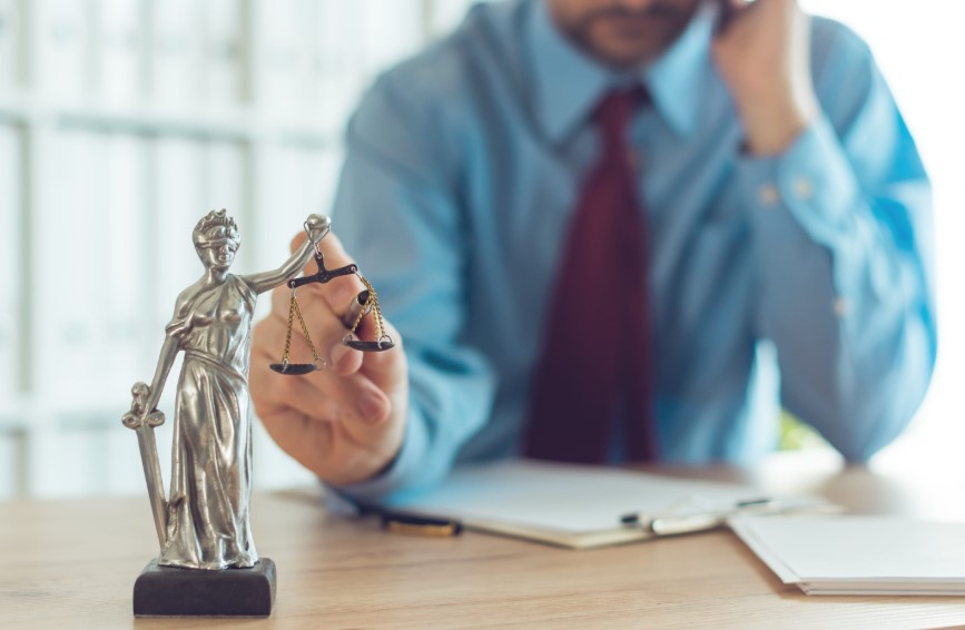 Чий прапор: Monobank через скандал замовив держекспертизу й отримав результат