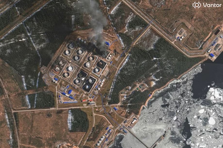 Приморськ втратив майже половину нафтосховищ: наслідки атак на порти РФ