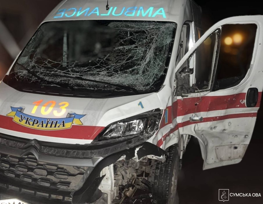 РФ атакувала швидку під час "перемир'я": троє медиків на Сумщині поранені РФ атакувала швидку під час "перемир'я": троє медиків на Сумщині поранені