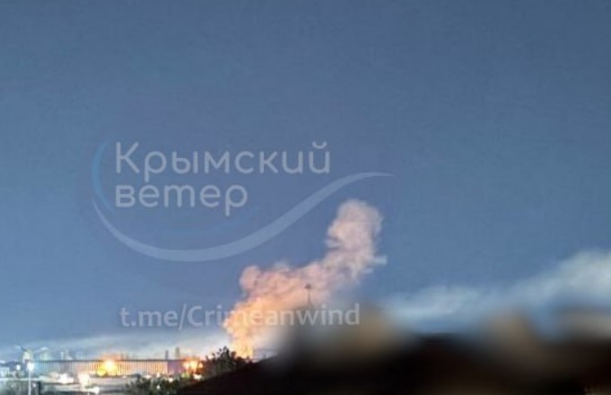 Дрони успішно прорвали "посилений захист" нафтобази у Севастополі