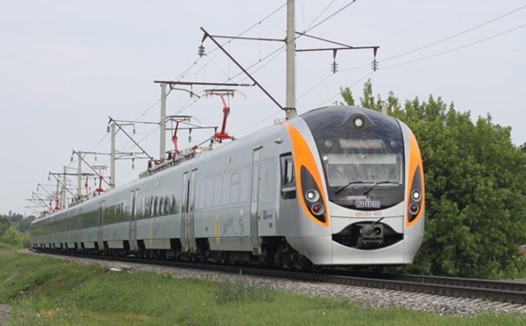 У Вінницькій області зіткнулися два поїзди, в "Інтересіті+" було майже 600 пасажирів