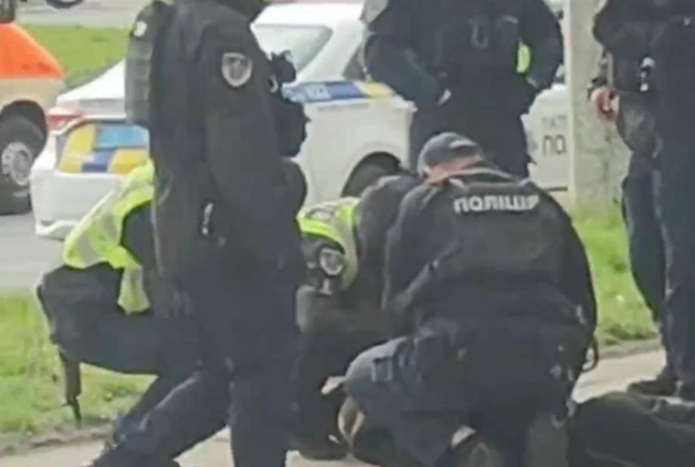 У Чернігові сталася стрілянина на вулиці — перші деталі