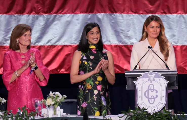 «Холодний обмін репліками». Експертка проаналізувала мову тіла Меланії Трамп і Уші Венс