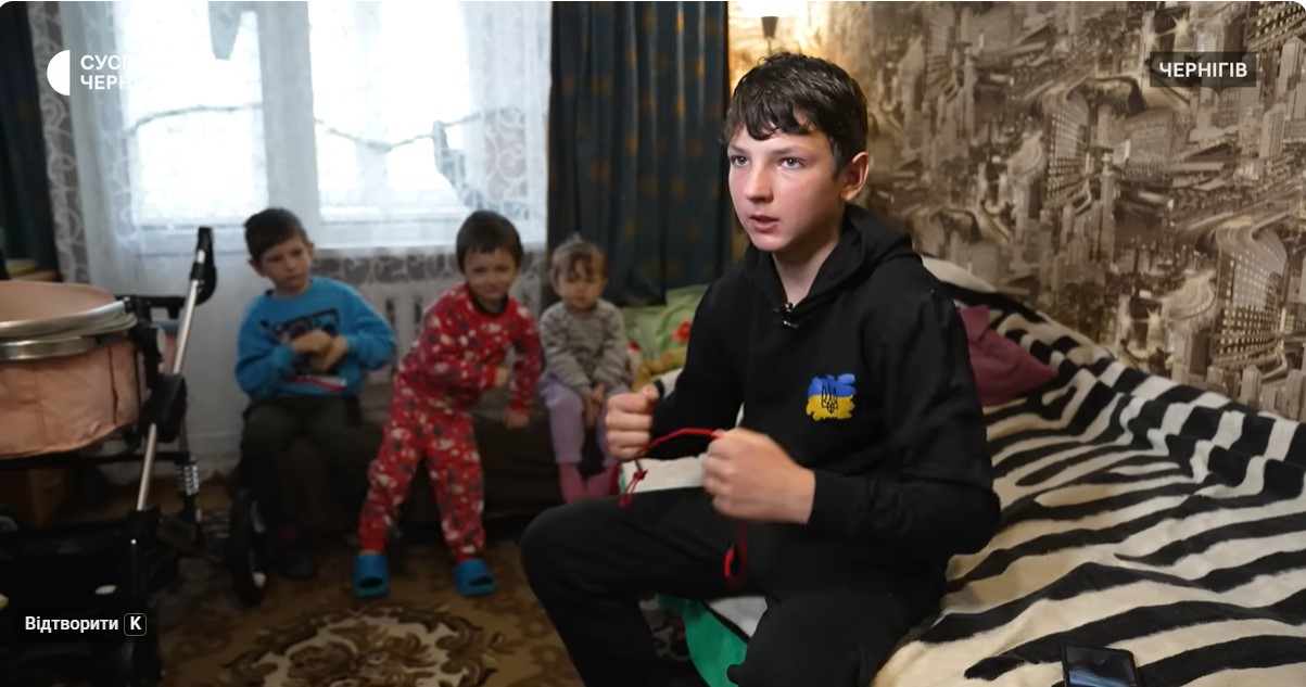 На Чернігівщині 12-річний хлопець перехопив FPV-дрон і врятував молодших дітей від удару 