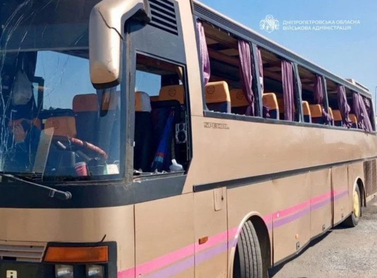 Поранені діти та вагітна: окупанти вгатили по АЗС на Дніпропетровщині