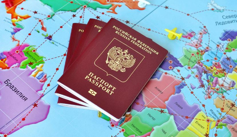 Колишнього посла Італії затримали за продаж віз росіянам