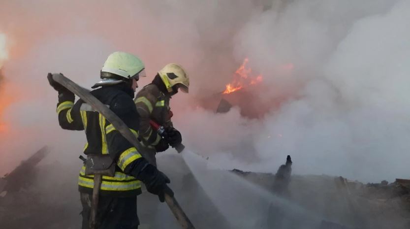 Росія завдала удару дронами по Чернігову: що відомо про наслідки