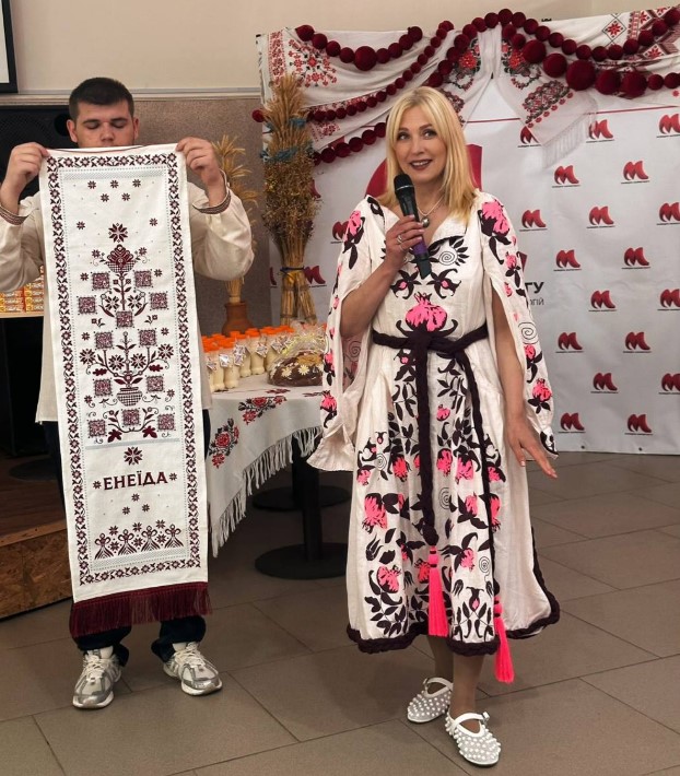 В Києві було презентовано рушник «Енеїда» - унікальний витвір українського мистецтва. ФОТО