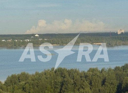 У Ленобласті РФ досі горить арсенал ВМФ, пожежу видно із супутників — росЗМІ У Ленобласті РФ досі горить арсенал ВМФ, пожежу видно із супутників — росЗМІ