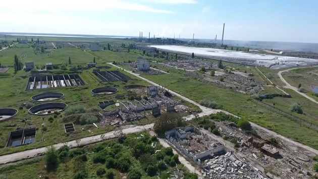 Українські дрони рознесли завод "Кримський титан" Українські дрони рознесли завод "Кримський титан"