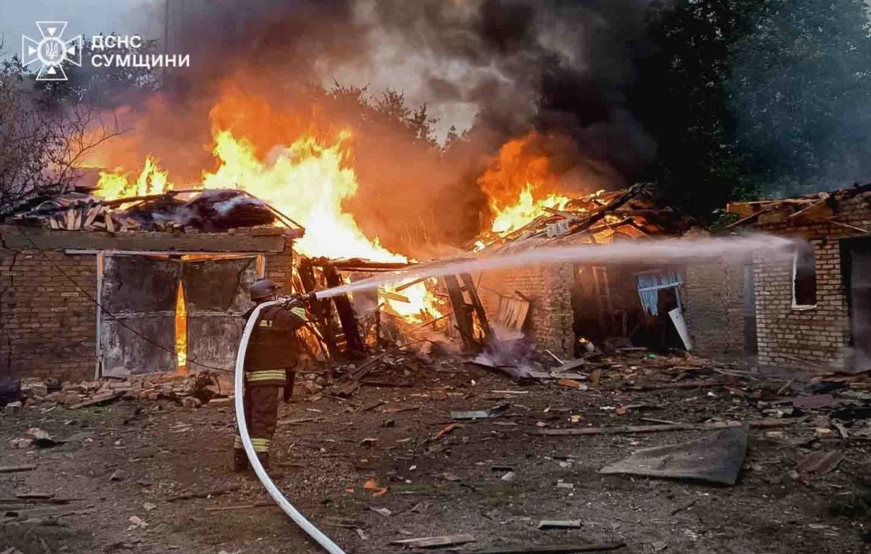 Окупанти масовано атакували житловий сектор Путивля Окупанти масовано атакували житловий сектор Путивля