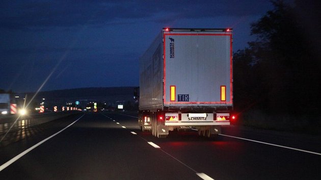 В Україні на літо обмежують рух фур і вантажівок В Україні на літо обмежують рух фур і вантажівок