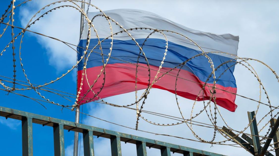Розвідка ЄС прогнозує «вибухову» банківську кризу в РФ на тлі нових санкцій та закредитованості росіян - Reuters 