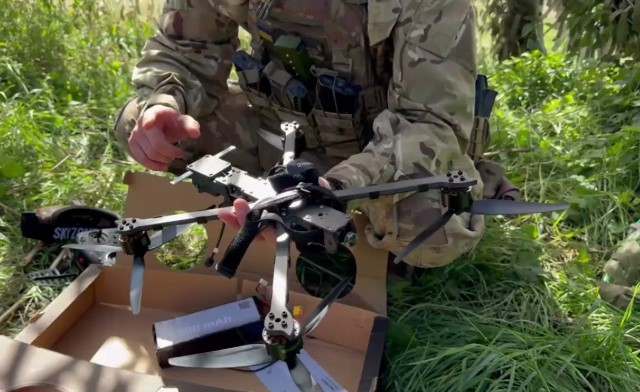 Німеччина фінансує контракт на 50 тисяч ударних FPV-дронів Shrike для України