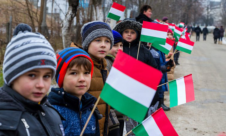Орбан, школа, програма, Угорщина, вчителі, обурення, фашизм