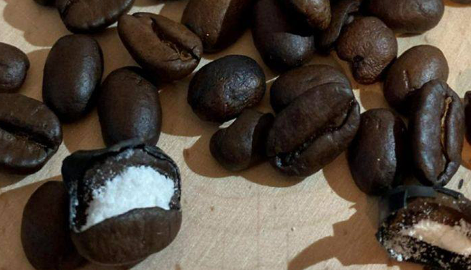 Кофейные зерна, начненне кокаином