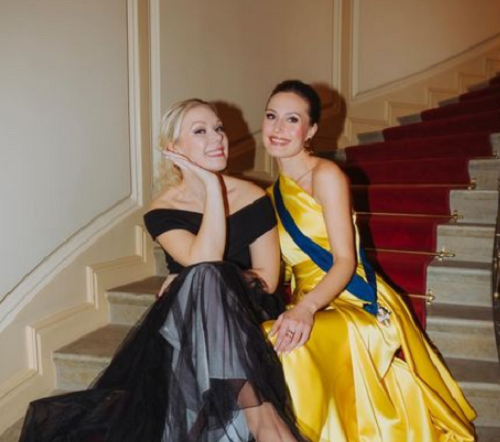Експрем'єрка Фінляндії Санна Марін засвітилася на публіці у жовто-синій сукні