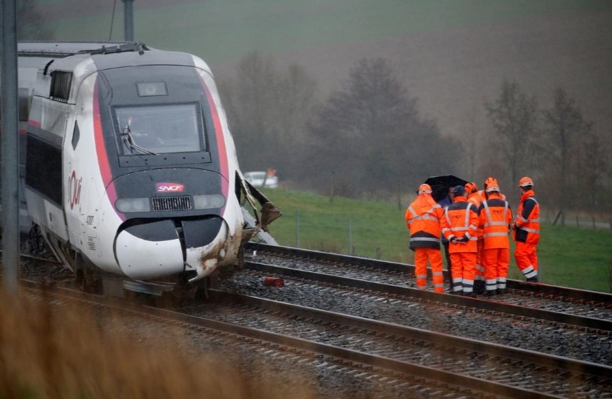 Франция, крушение, скоростной поезд, люди, пострадавшие