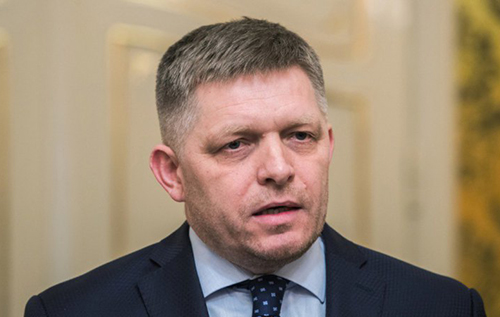 Фіцо пообіцяв блокувати репараційний кредит за будь-яких обставин Фіцо пообіцяв блокувати репараційний кредит за будь-яких обставин