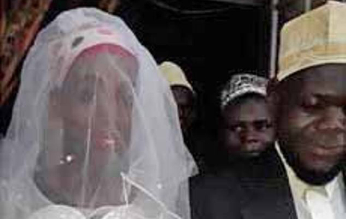 Была такой милашкой: в Уганде имам женился на мужчине, приняв его за девушку