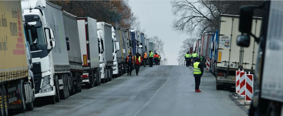 Блокада кордону: поляки, ймовірно, не пропускають в Україну гумдопомогу, – ДПСУ