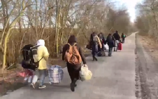 Росіяни масово тікають з Бєлгородскої області. ВІДЕО