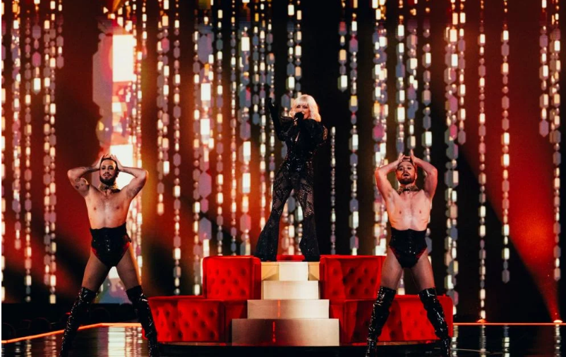 Євробачення-2024: представники Іспанії оголилися і влаштували еротичне шоу просто на сцені. ВІДЕО