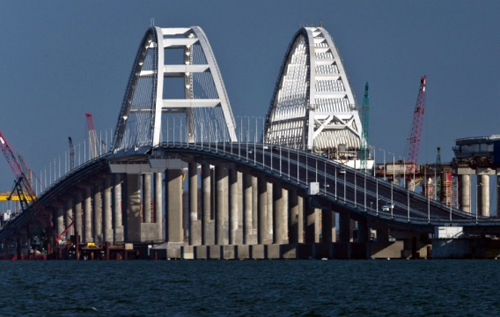 Винних вже "призначили": окупанти раптово виявили проблеми з мостом в Крим