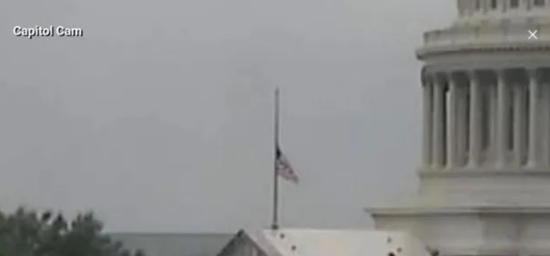 Над Капітолієм приспустили прапор США. Що трапилось?