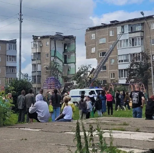 У Нижньому Тагілі внаслідок вибуху газу обвалився під’їзд п’ятиповерхівки