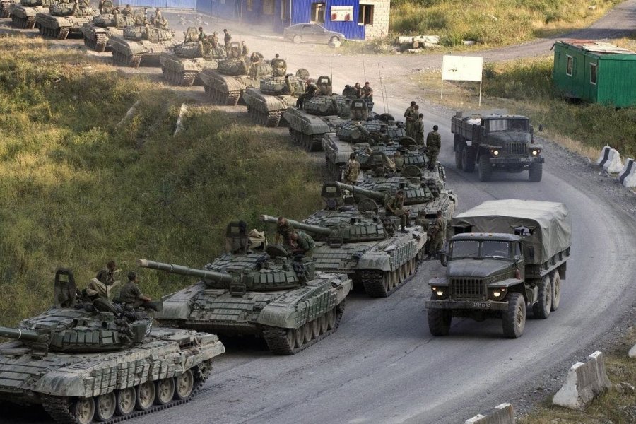 Береза: РФ нарастила военный контингент на границе с Украиной и это говорит о том, что она полностью готова в ближайшие недели к полноценному вторжения в Украину по трем направлениям