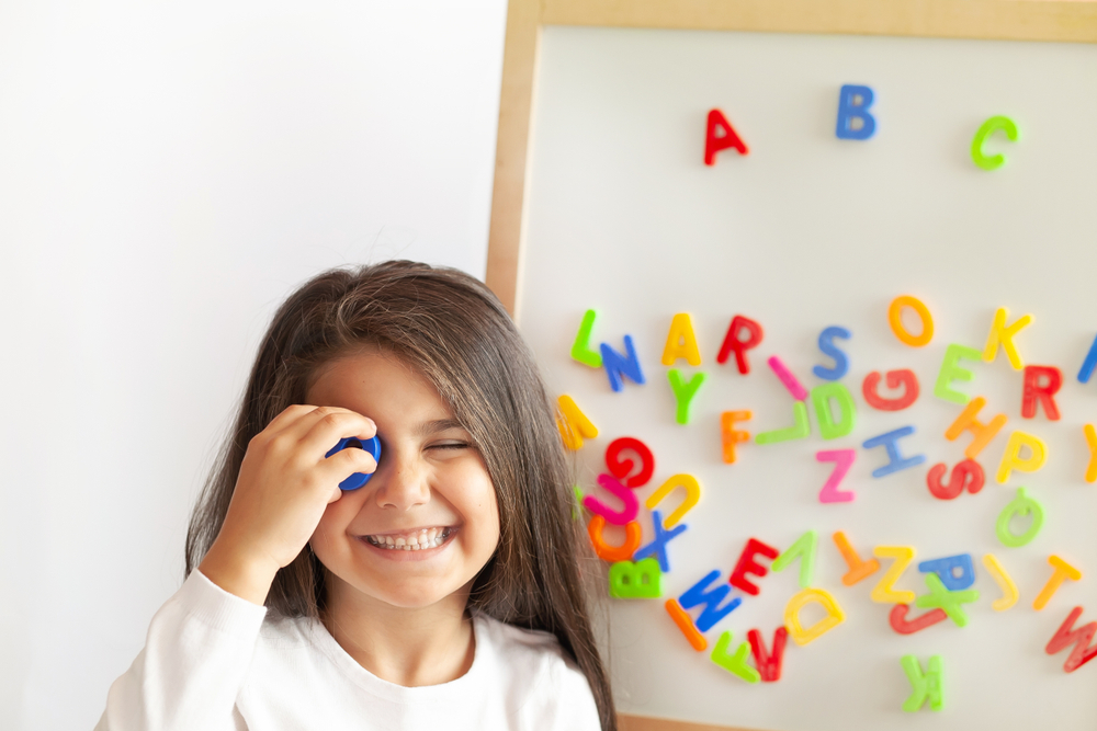 Нейробиологи объяснили сверхспособности детей к языкам