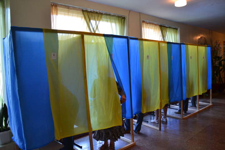 На местных выборах для избирателей с температурой выделят отдельные  кабинки – ЦИК 